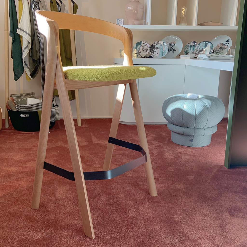 Miniforms - DIVERGE - Chaise haute noyer et tissus bouclé 