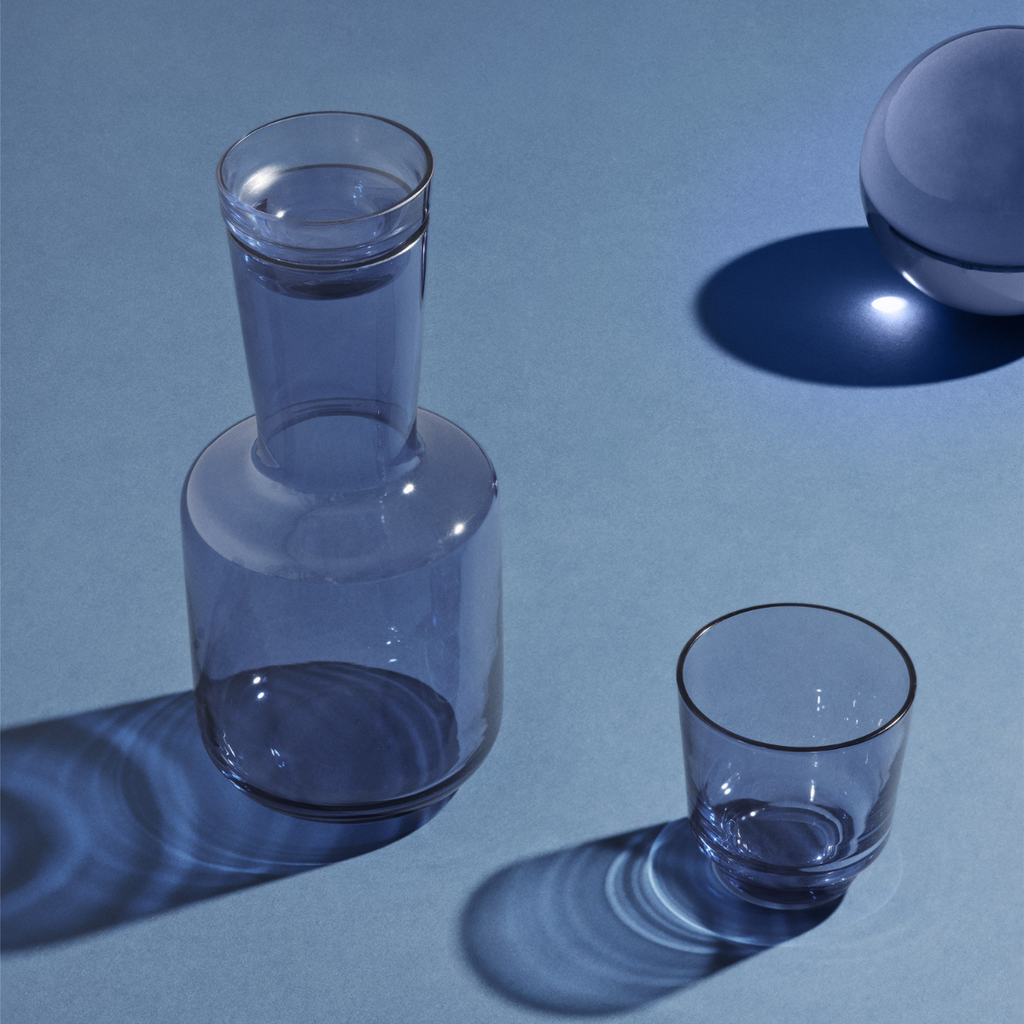 Muuto - RAISE - Carafe bleue 