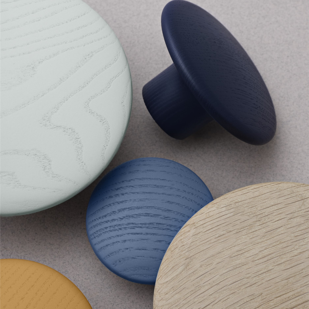 Muuto - DOTS - Set de 5 patères en bois noir